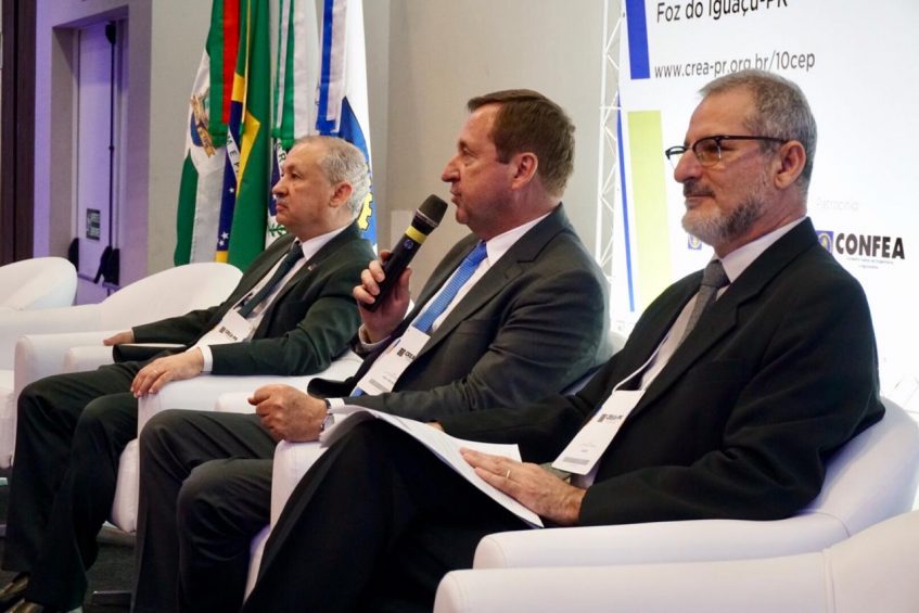 Presidente do Confea engenheiro civil Joel Krüger em defesa do Sistema Profissional