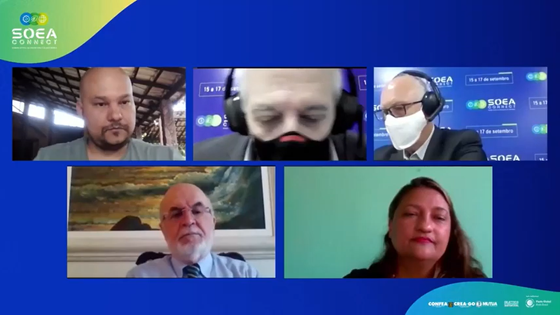Asssessora da presidência do Confea Simone Baía entre demais participantes do primeiro painel do whorkshop